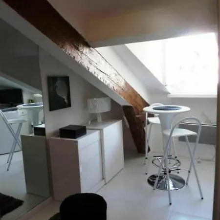 Forville Attic Apartamento